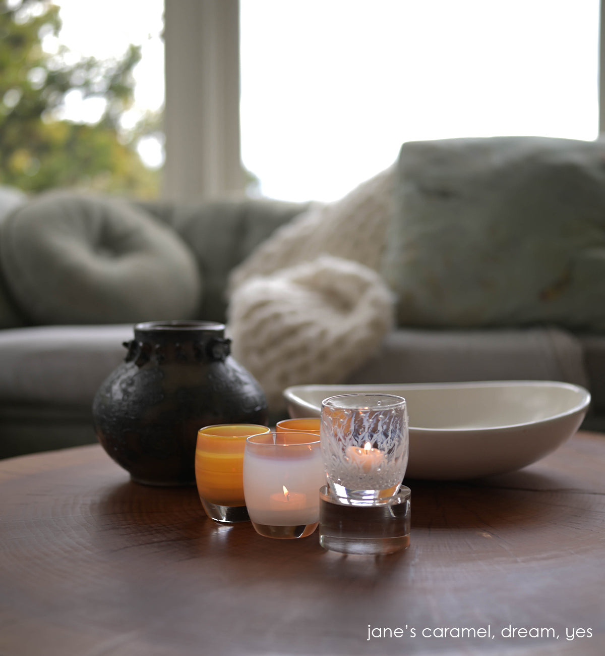 acrylic round baby stand for glassybaby hand-blown glass votive candle holder. Paired with jane's caramel, dream, and yes.